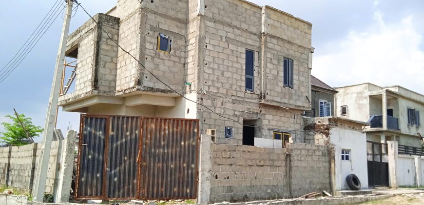 Luxury 4 Bedrooms Fully Detached